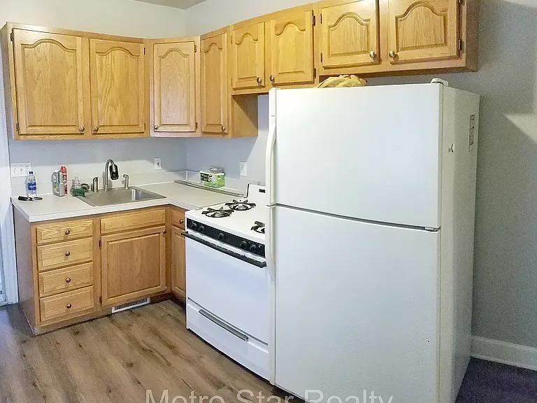 353 W Brockton Ave — Photo 3