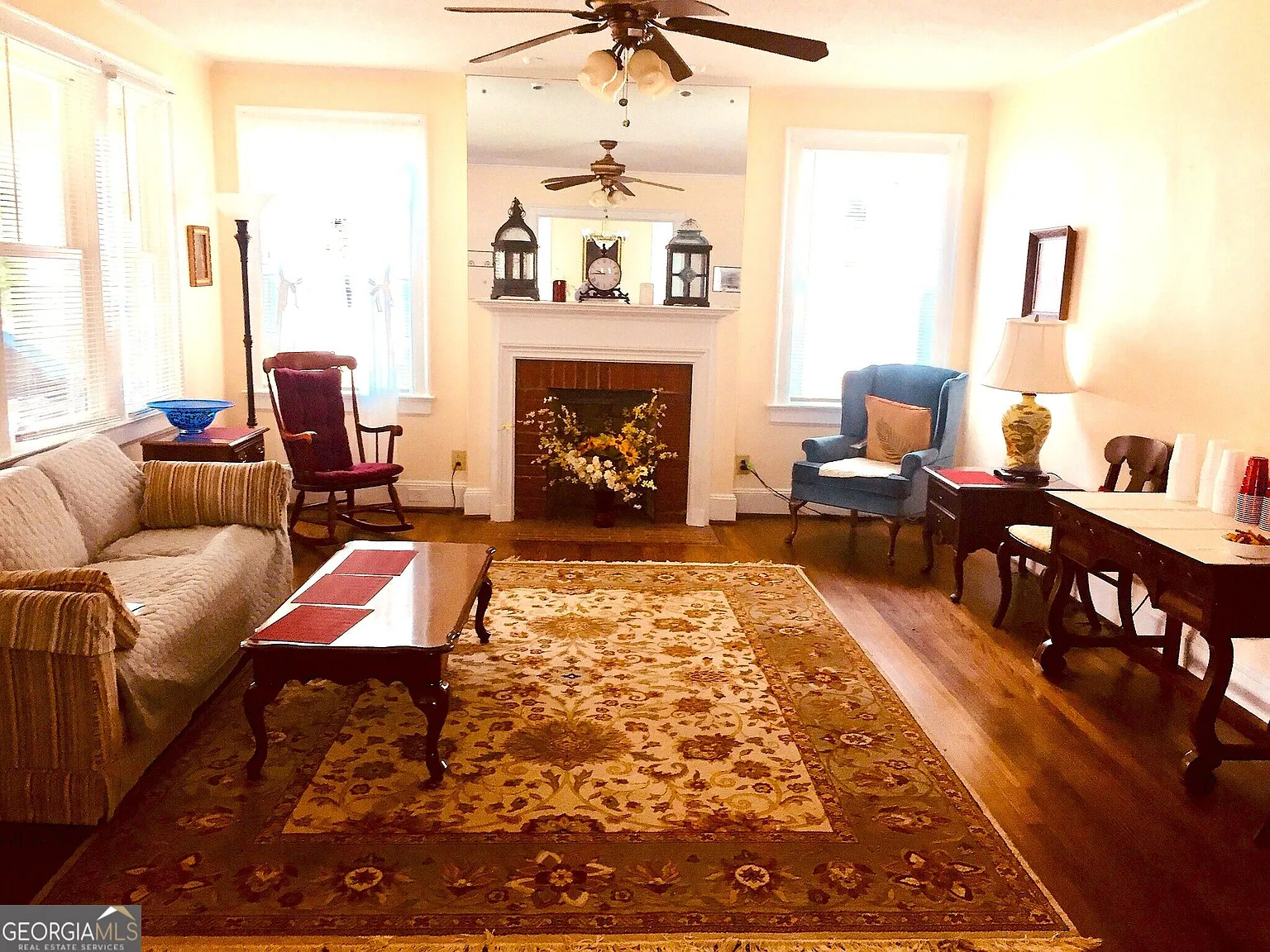 3 bed, 1.0 bath, 1840 sqft, $2,000 — Photo 3
