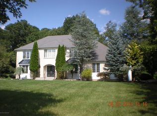 2 Wyndham Ln, Manalapan, NJ 07726