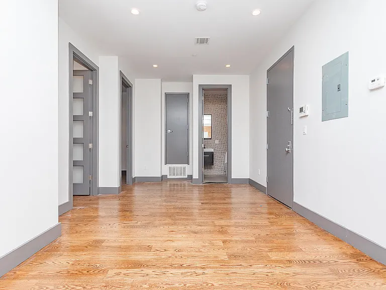 1295 Greene Ave #3A — Photo 5
