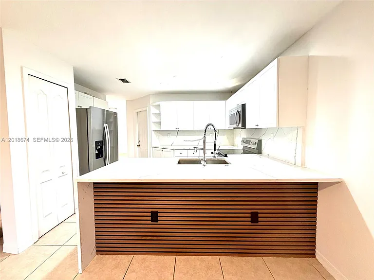 16336 SW 48th Ter #16336 — Photo 4
