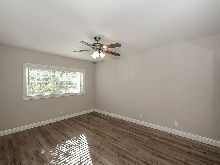 415 E Foothill Blvd #4 — Photo 10