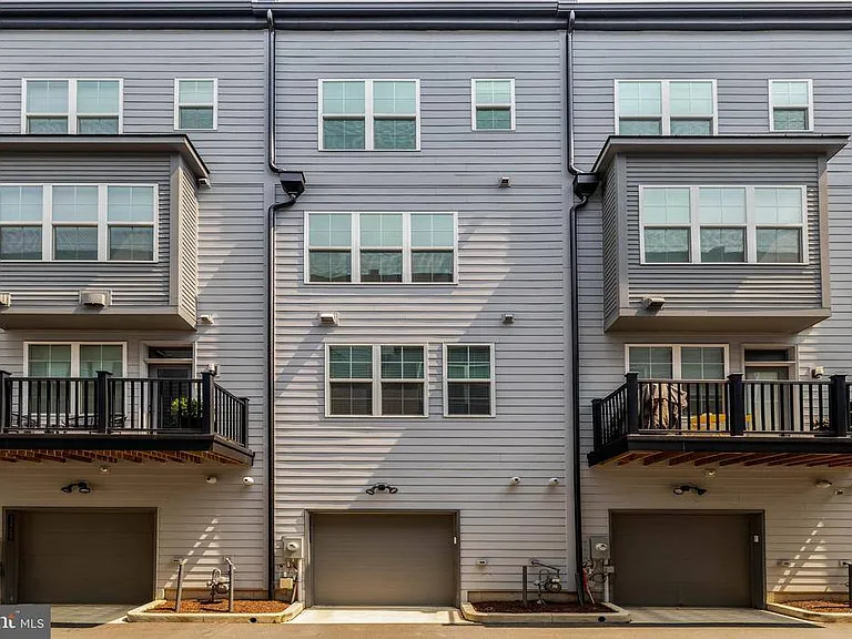 11247 Beaker St — Photo 39