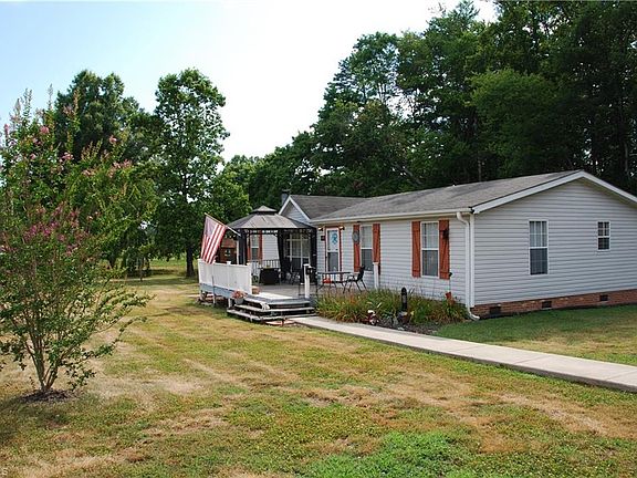 3rd image of 1090 Chestnut Grove Rd