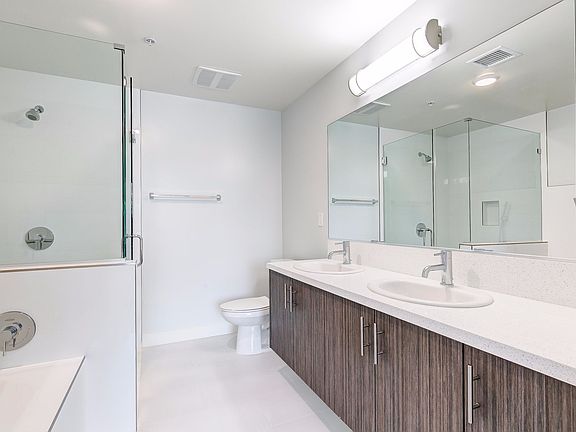 3rd image of 5338 Cartwright Ave #201