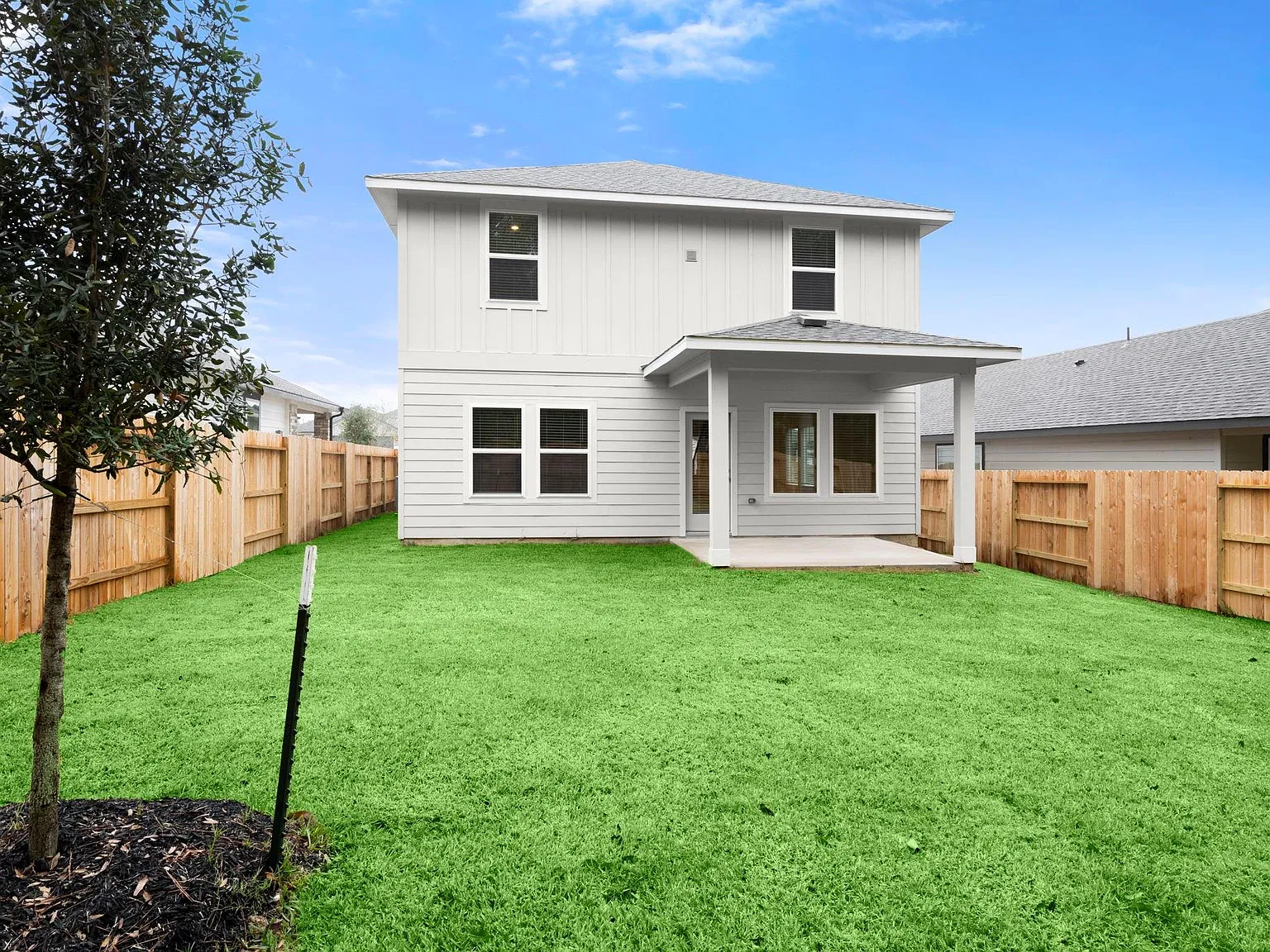 4 bed, 2.0 bath, 2253 sqft, $2,300 — Photo 3