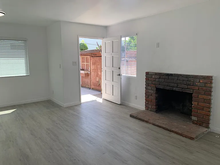 4334 W 145th St — Photo 2