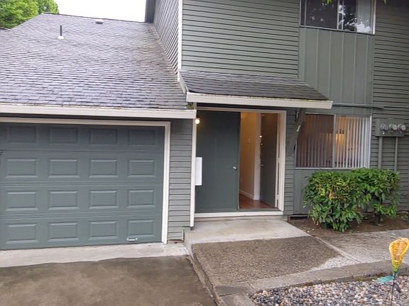 2nd image of 2702-2812 NE 86th Pl #2810-1