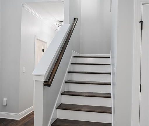 3rd image of 15439 Reserve Cir