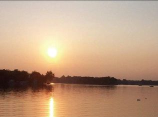 9548 Elizabeth Lake Rd, White Lake, MI 48386