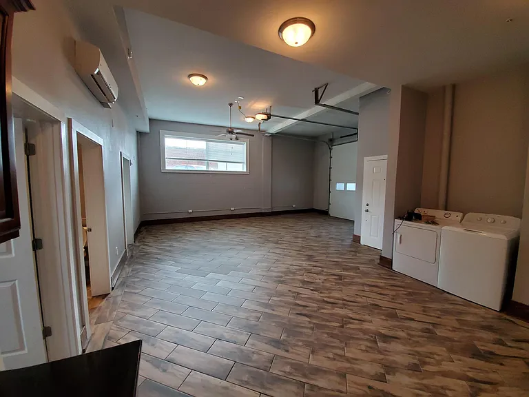 214 W Elm St #103 — Photo 5
