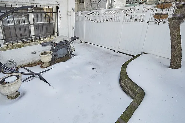 Rented by Fox Residential Group | media 8