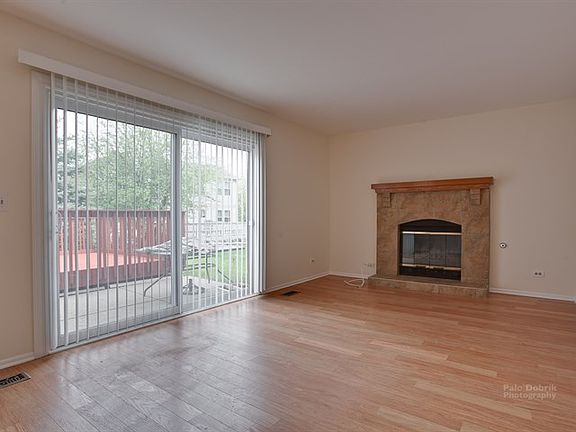 5th image of 471 N Newberry Ct