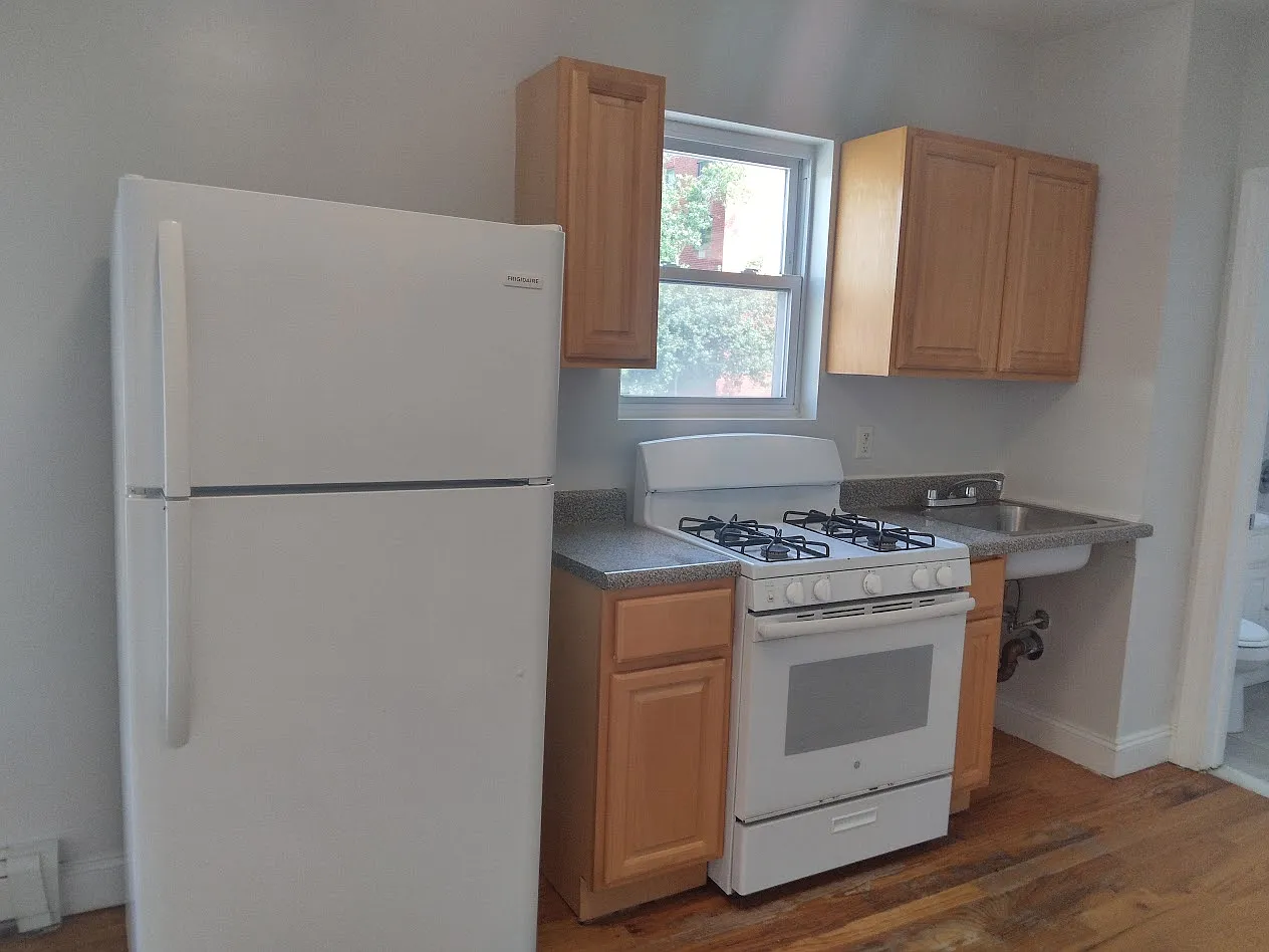 1 bed, 900 sqft, $1,900 — Photo 1