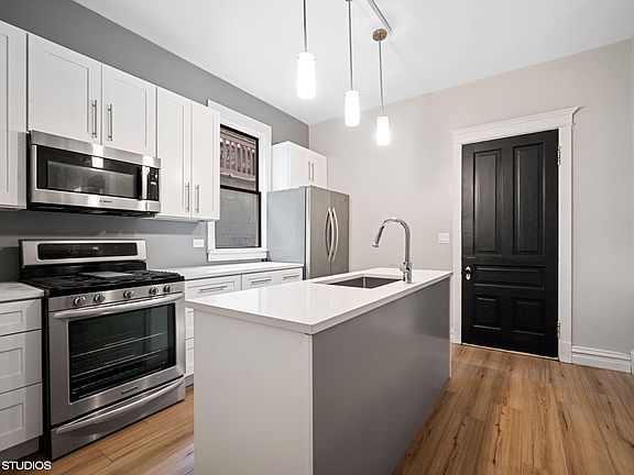 3rd image of 3034 N Southport Ave #1