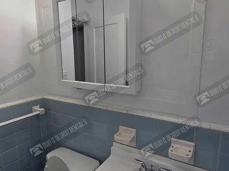 16670 Collingham Dr — Photo 21
