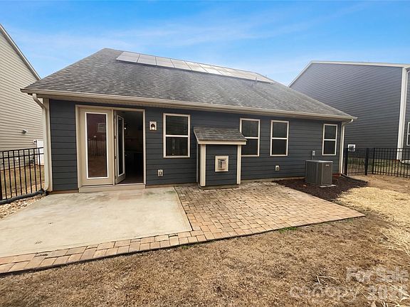 5th image of 4945 Norman Park Pl