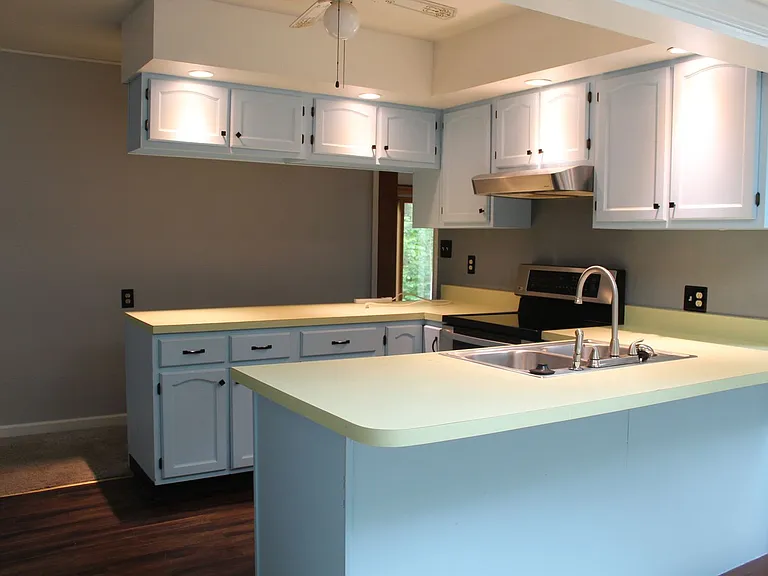 430 E Main St — Photo 5