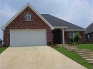 1297 Westbriar Lake Dr, Starkville, MS 39759