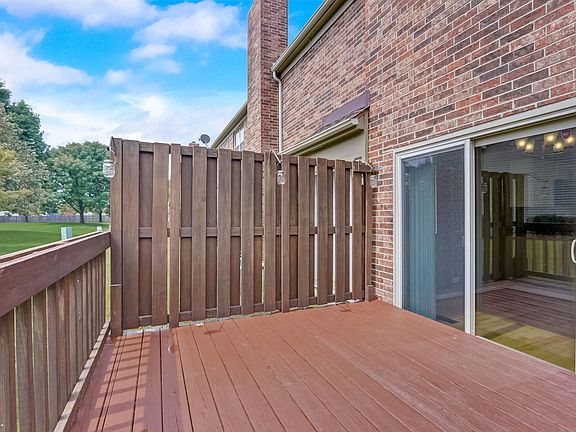 4th image of 301 Cromwell Ct