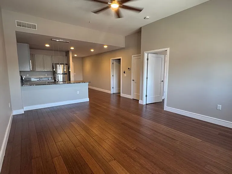 4400 Manchester Ave — Photo 34