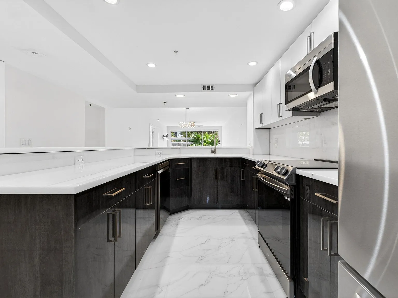 2 bed, 2.0 bath, 1178 sqft, $3,000 — Photo 1
