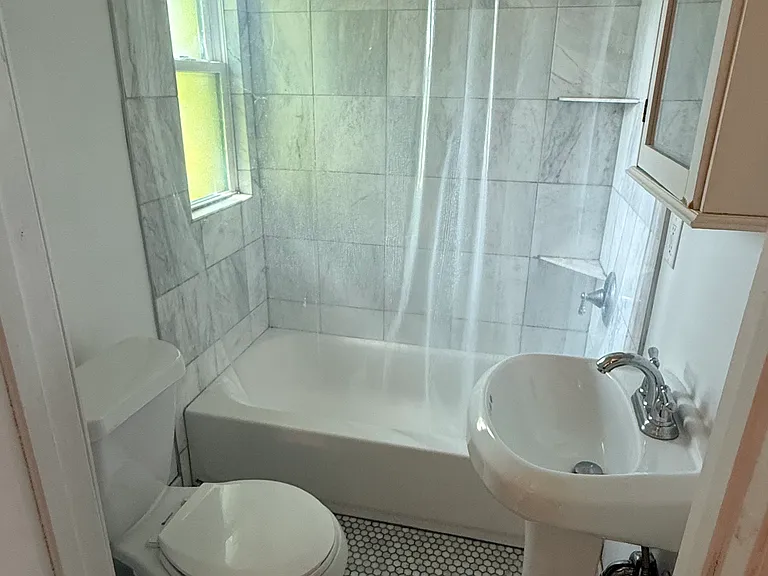 244 Allen St #6 — Photo 4