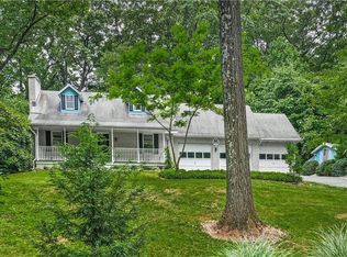 2744 Honeysuckle Rd, Bethlehem, PA 18015
