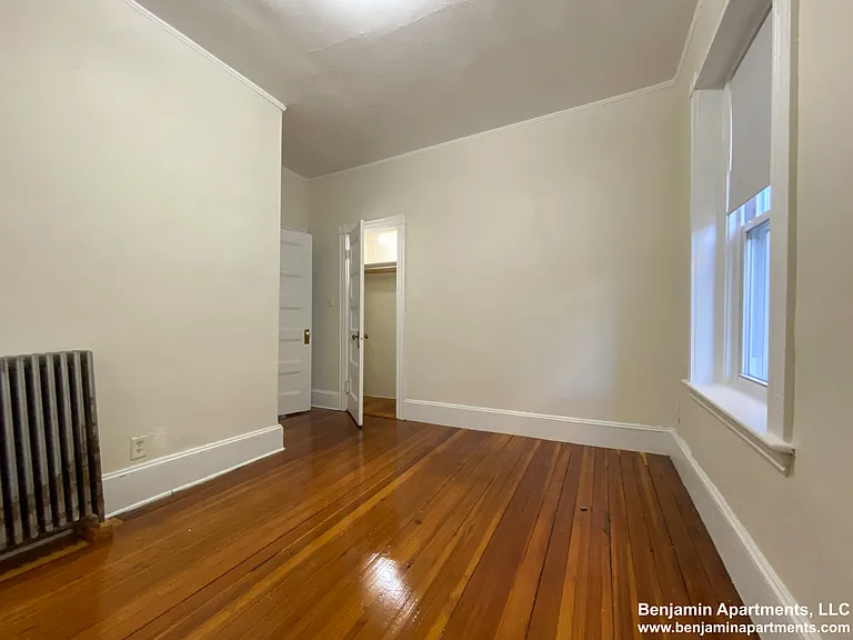 1595 Beacon St #31 — Photo 5