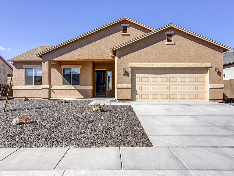 4844 N Salem Pl — Photo 1