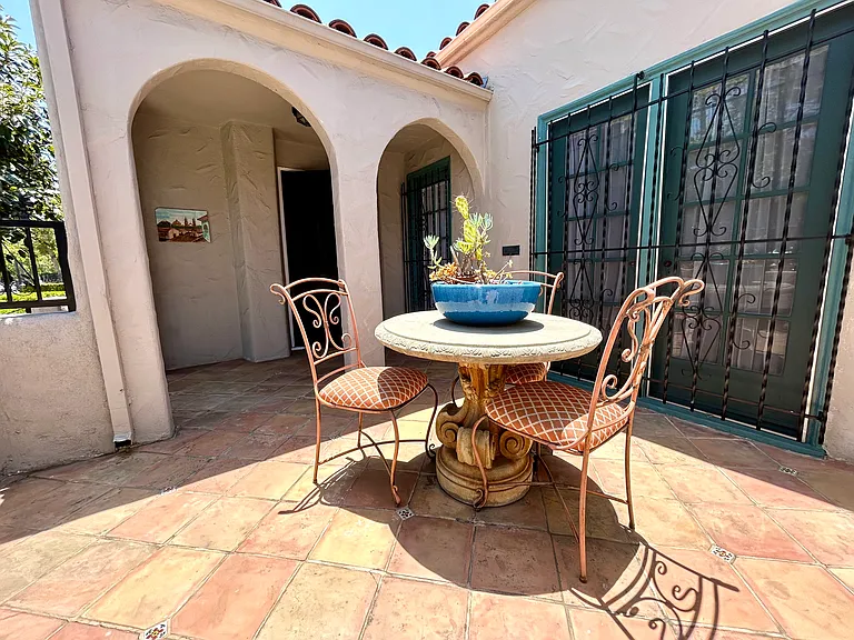 621 S Highland Ave — Photo 15