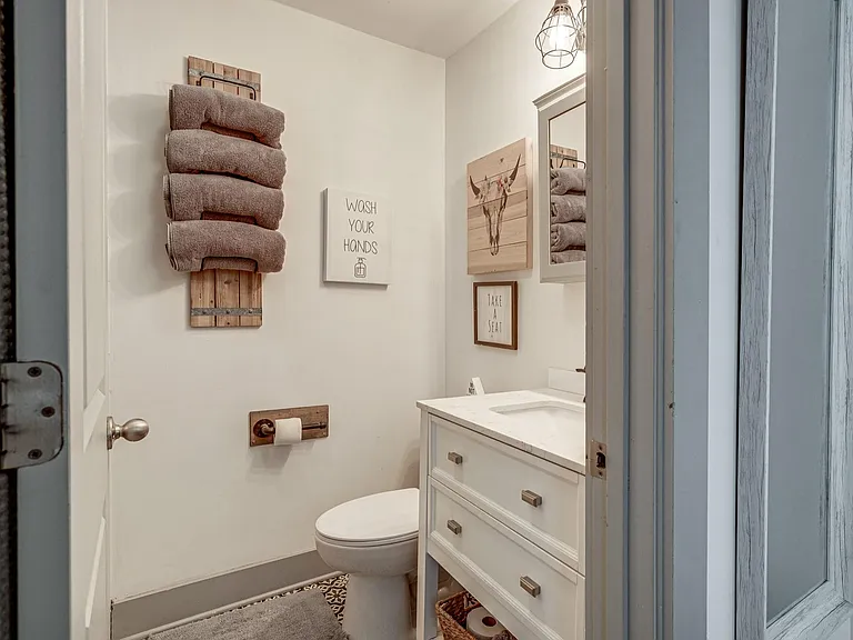 818 Fatherland St #5 — Photo 10