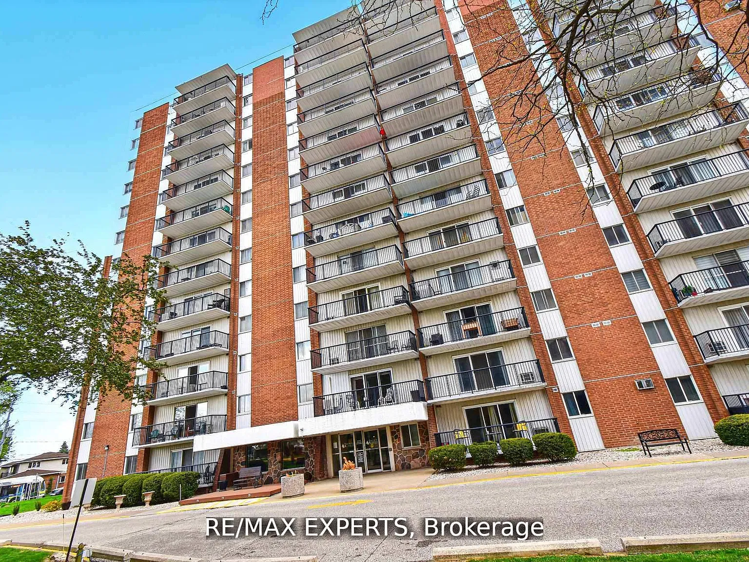 Bayview Towers — Photo 4
