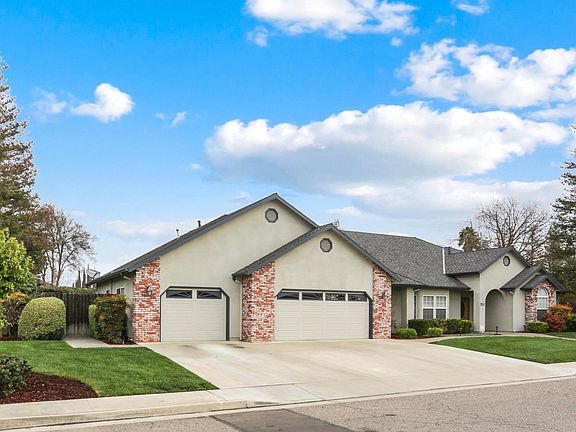 3rd image of 711 Olivewood Dr