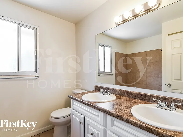 3238 S Evergreen Rd — Photo 13