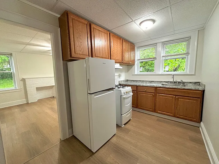 43 West St — Photo 15