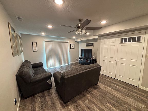 5th image of 4421 Colfax Cir
