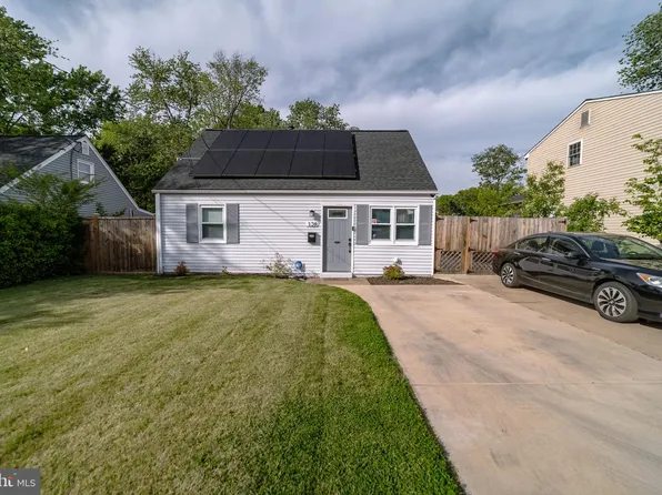 128 Martin Dr, Manassas Park, VA 20111