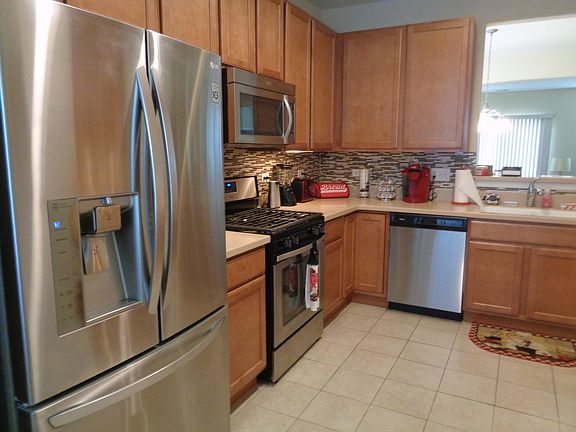 4th image of 2910 Stoney Creek Dr