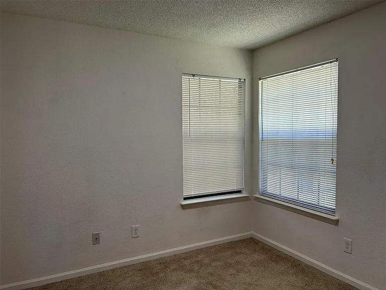 30443 Arborg Dr — Photo 16