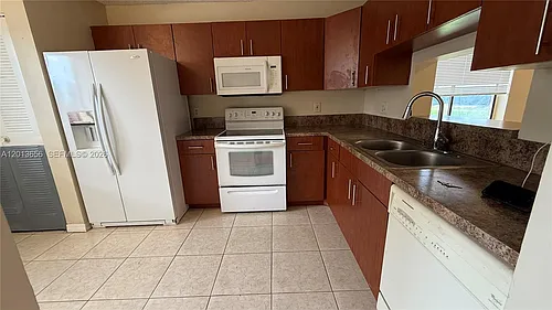 8011 Southgate Blvd #L1 Photo 1