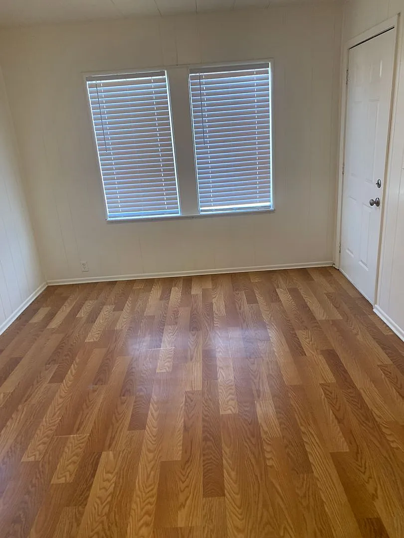 124 Chester Ave. — Photo 1