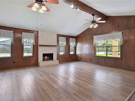 4th image of 2500 Southwood Dr