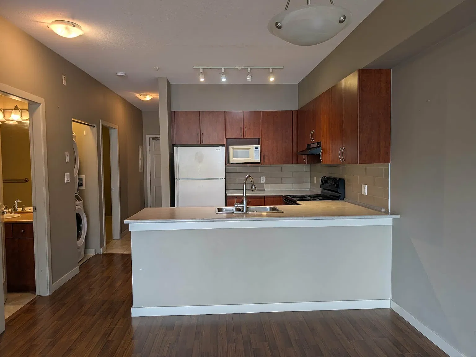 2 bed, 950 sqft, $2,750 — Photo 2