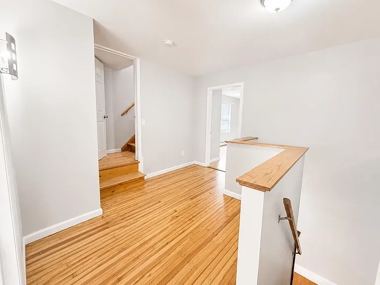 2nd floor foyer