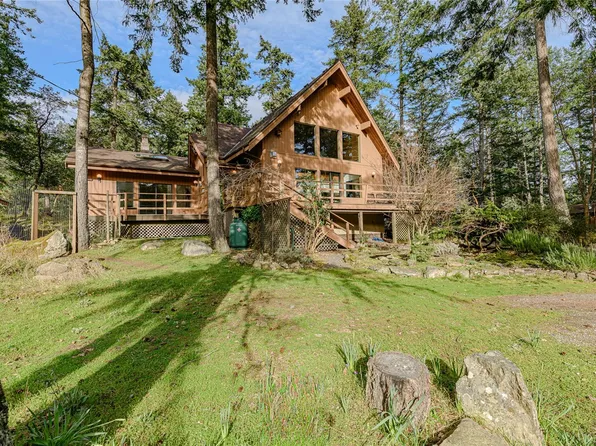 392 Langs Rd, Saltspring Island, BC V8K 1N3