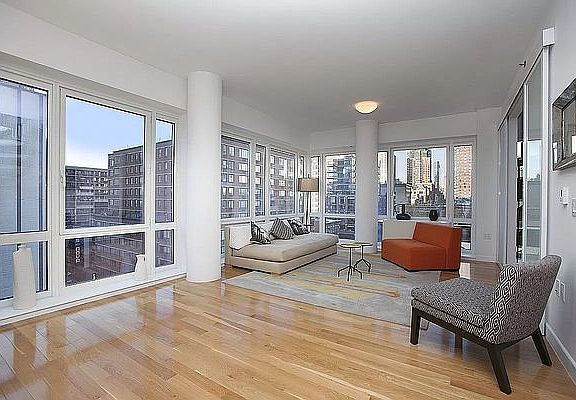 3rd image of 454 W 50th St Penthouse B