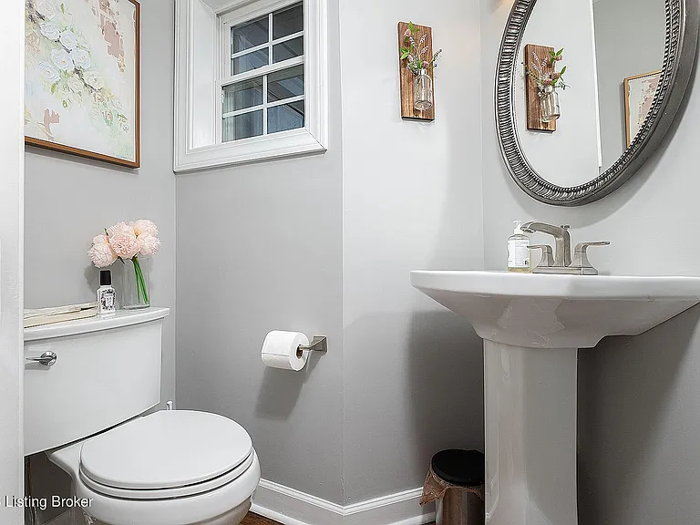 211 S Sherrin Ave — Photo 17