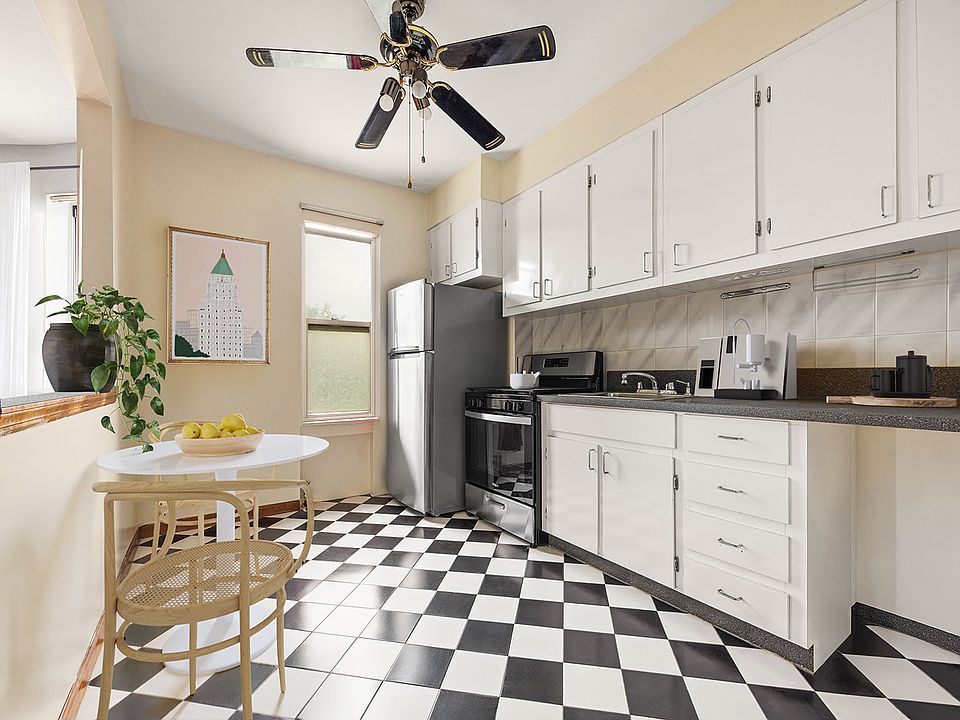 2nd image of 275 Dahill Rd #2R