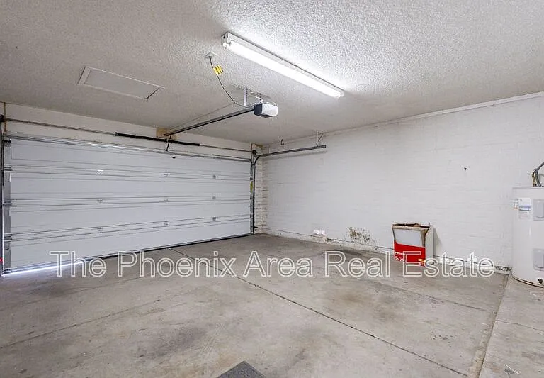 3231 N Woodburne Dr — Photo 26